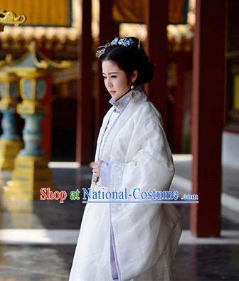 Chinese Ancient Ming Dynasty Lady Clothes and Hair Accessories for Women