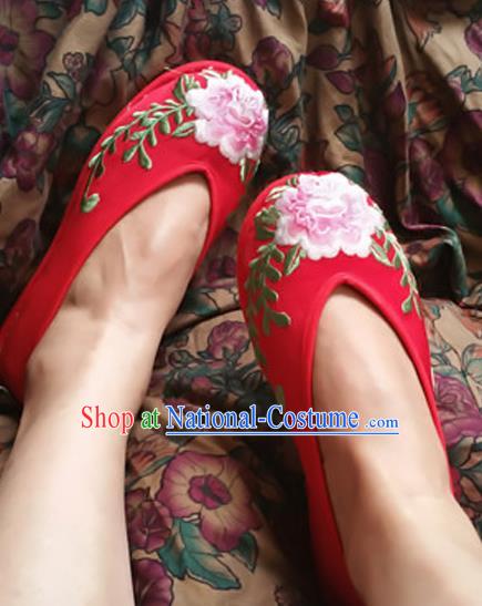 Traditional Chinese National Embroidered Shoes Red Wedding Shoes, China Handmade Shoes Hanfu Embroidery Peony Shoes for Women