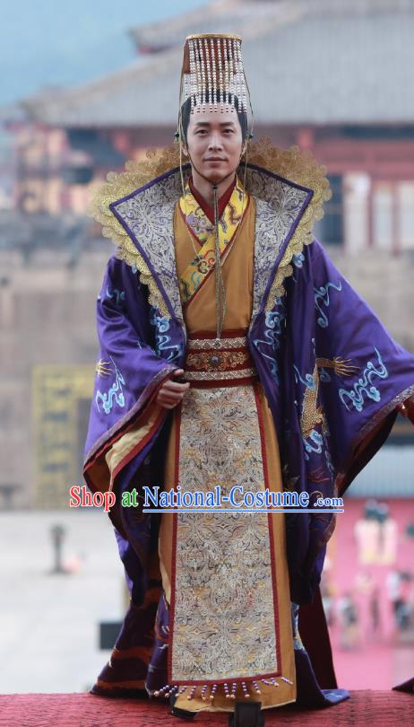 Chinese Ancient Tang Dynasty Emperor Xuanzong Lung-Chi Lee Embroidered Costumes and Headpiece Complete Set