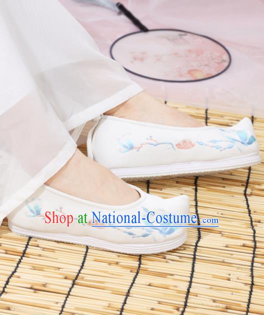 Traditional Chinese National Embroidered Magnolia White Shoes Ancient Princess Shoes Handmade Hanfu Shoes for Women