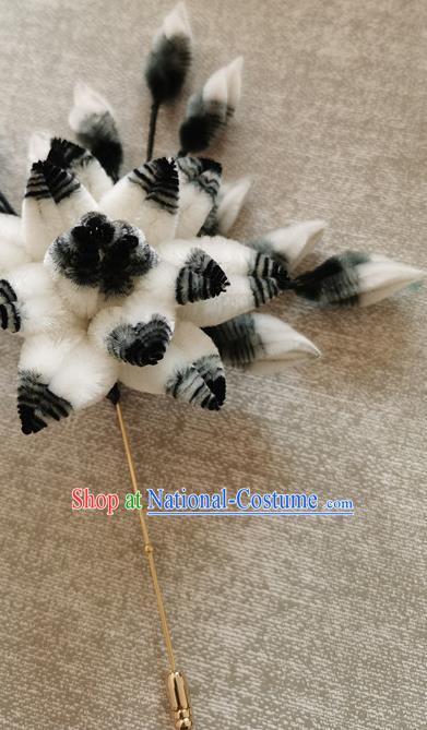 Handmade China Classical White Velvet Brooch Traditional Cheongsam Accessories