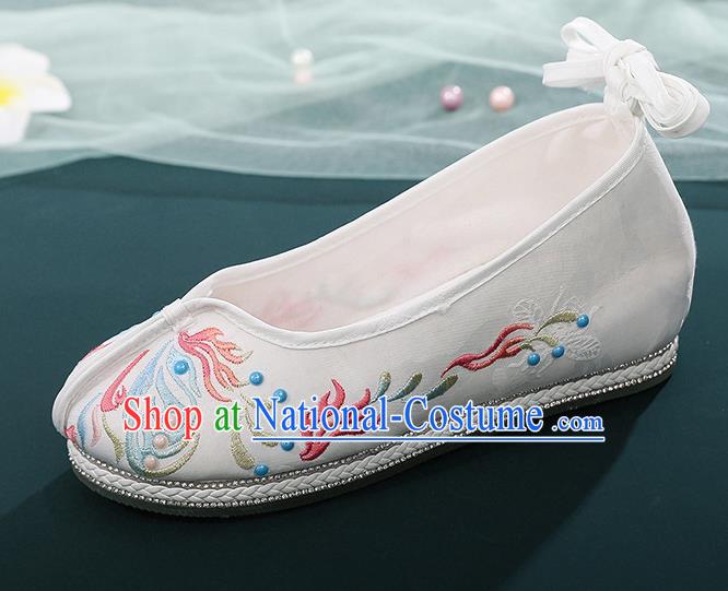 Chinese Traditional Ming Dynasty Young Lady Shoes White Cloth Embroidered Shoes Hanfu Shoes